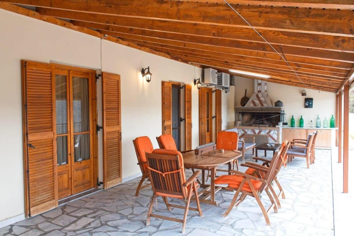 Forest Cosy House - Lagkadia Amazing View Exterior photo